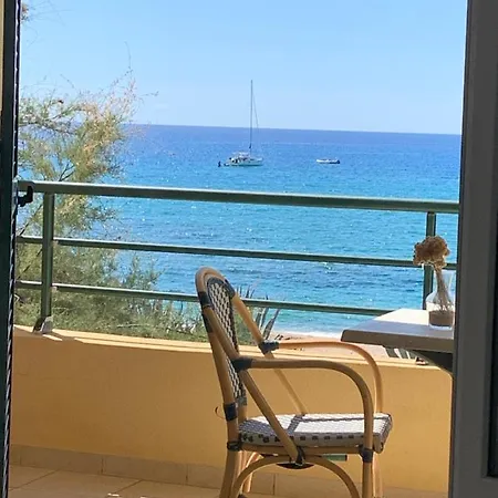 מלון Thalassa