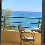 מלון Thalassa